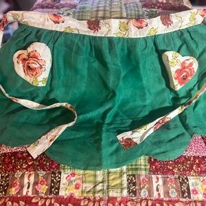 Green/Floral/Vintage Apron, with Scalloped Hemline
